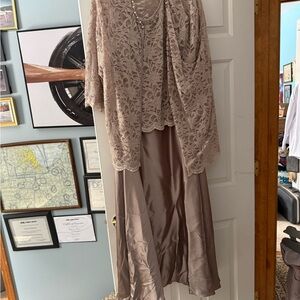 Cachet Lace Overlay Skirt Set in Taupe